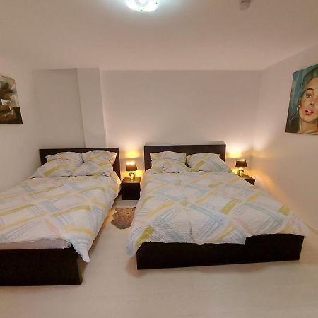 Several Different Rooms, Newly Furnished, In A New House In Vichten Esterno foto