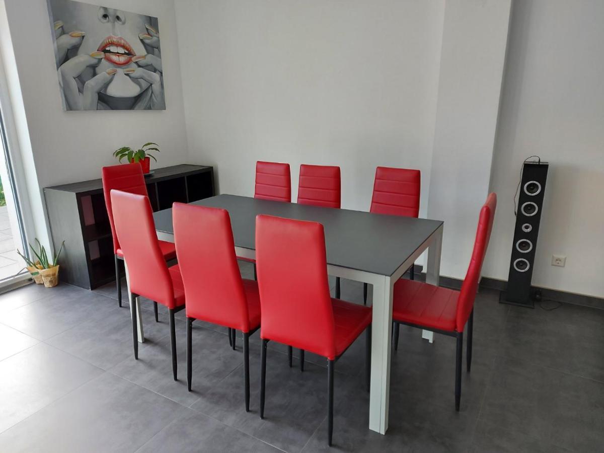 Several Different Rooms, Newly Furnished, In A New House In Vichten Esterno foto