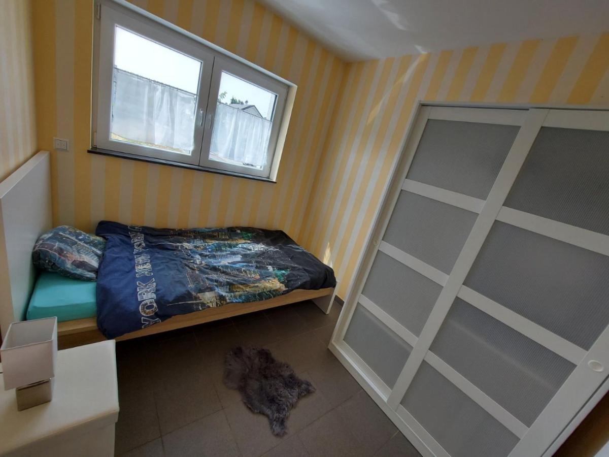 Several Different Rooms, Newly Furnished, In A New House In Vichten Esterno foto