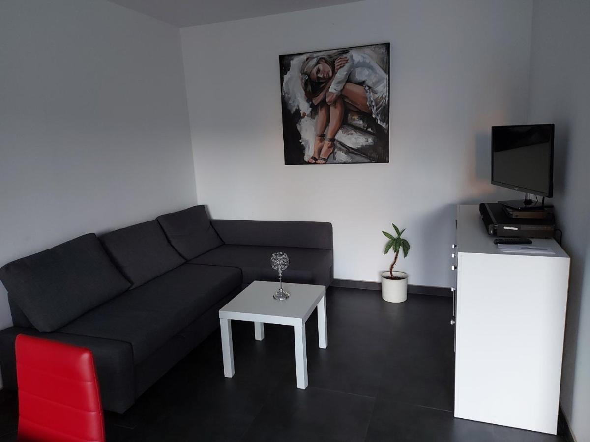 Several Different Rooms, Newly Furnished, In A New House In Vichten Esterno foto
