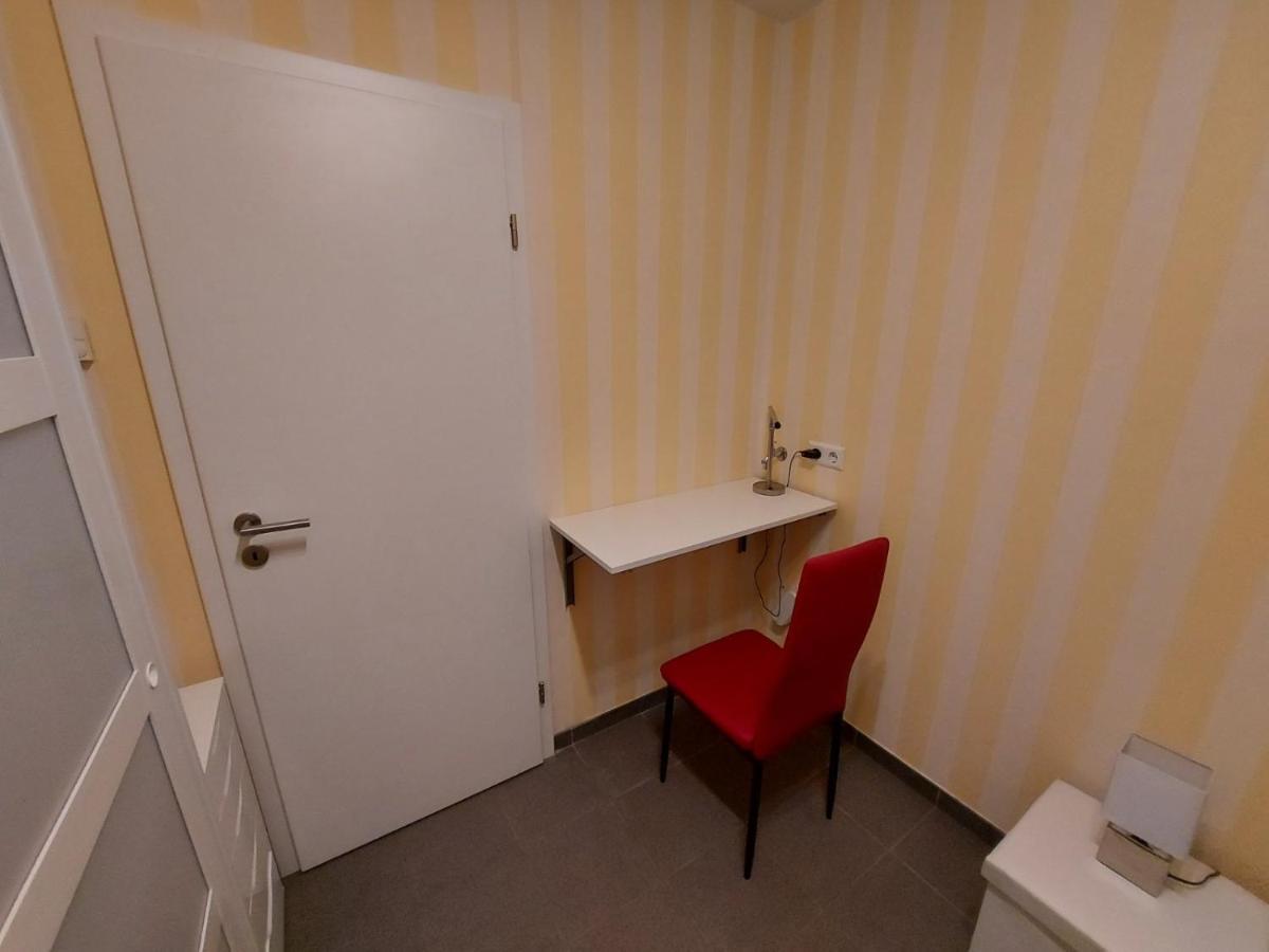 Several Different Rooms, Newly Furnished, In A New House In Vichten Esterno foto