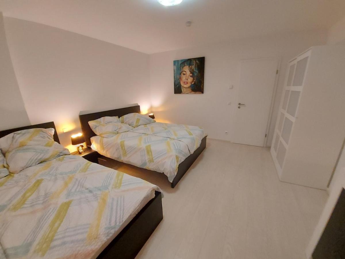 Several Different Rooms, Newly Furnished, In A New House In Vichten Esterno foto